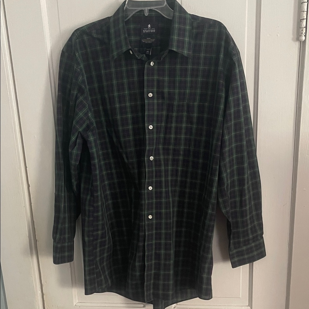 Stafford Men's Dark Green and Black Plaid Shirt